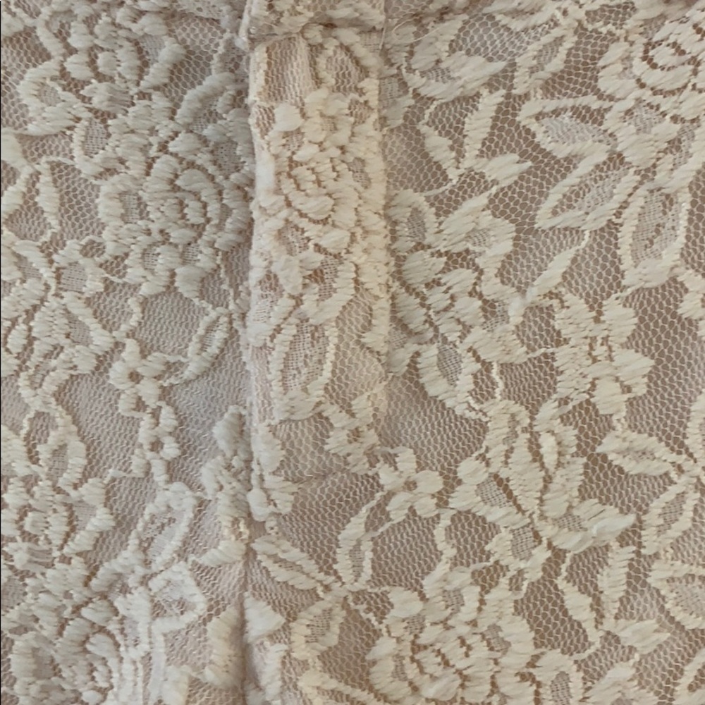 Embroidered short - Picture 2 of 5
